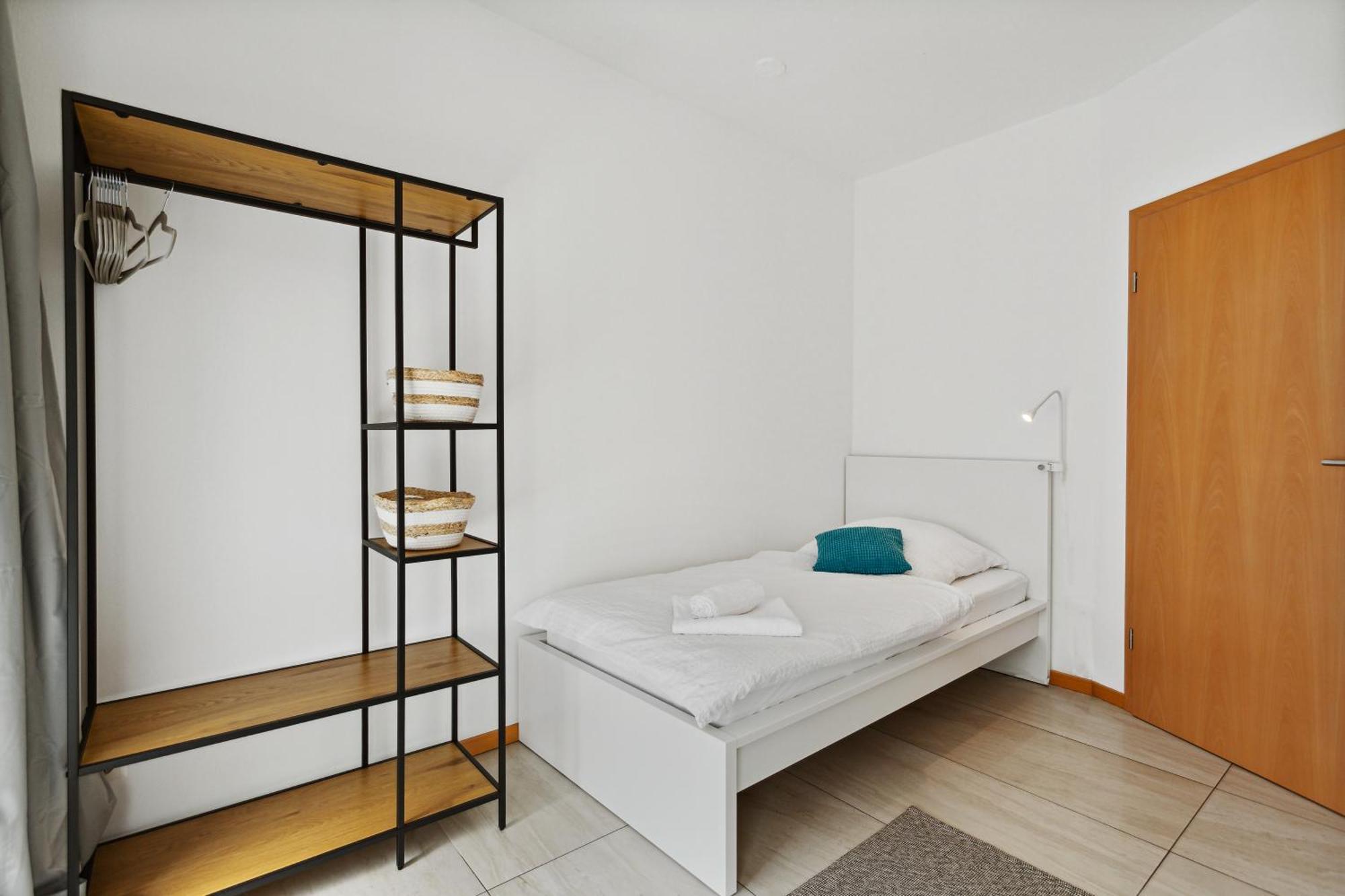 Appartamento Gross, Modern, Vollausgestattet, Gemuetlich Mit Kueche Und Parkplatz Fuer Urlaub Oder Business Kettig Esterno foto